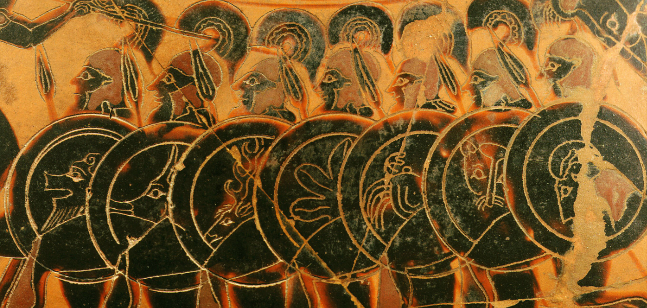 Art grec - VIe siècle av.J.-C. - détail d'un vase attique: soldats courant. © Musée archéologique de Naples/Aurimages