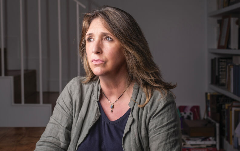 Gloria Origgi : “Face à l’extrême droite, tout notre environnement nous incite à la passivité”