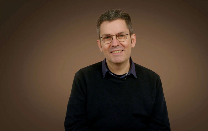 Blocus du détroit d’Ormuz : pour Olivier Hamant, “il faut passer d’une économie de la production à une économie de la coopération”