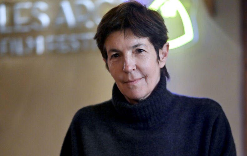 Christine Angot passe une nuit au musée : “demande” ou “commande” ?