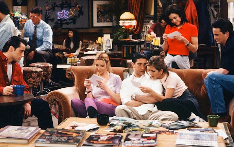 “Friends” a 30 ans : l’amitié est-elle le dernier refuge contre la violence du monde ?