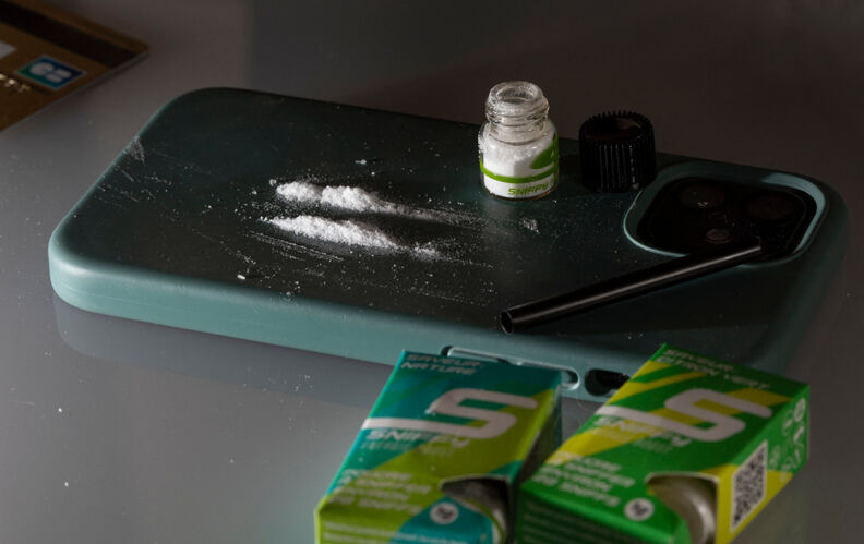 Poudre “Sniffy” : le début d’une “carrière” d’accro à la cocaïne ?