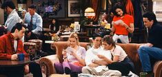 “Friends” a 30 ans : l’amitié est-elle le dernier refuge contre la violence du monde ?