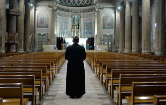 Nathalie Sarthou-Lajus : “Face à l’enfant, le prêtre peut être tenté par la toute-puissance”