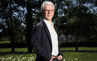 Claude Martin : “L’État ne doit pas se défausser de ses responsabilités sur les familles”