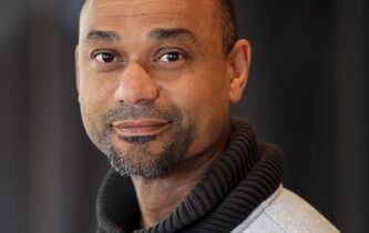 Arnaud Zohou. Converser avec les morts