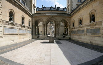Le Collège de France consacre une chaire au Coran