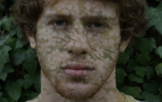 Claude Chamis : “Chacun se compose un arsenal d’histoires qui font plus ou moins une vie”