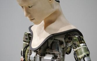 Serge Tisseron : “Être poli avec les robots, c’est confondre les hommes et les machines”