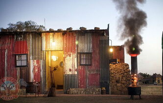 De faux bidonvilles pour touristes de luxe