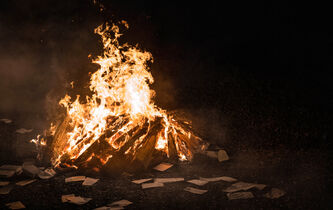 Faut-il interdire de brûler des livres ?