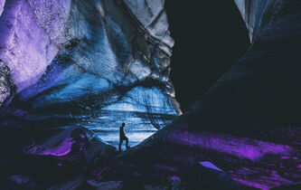 Que nous dit l’allégorie de la caverne ?