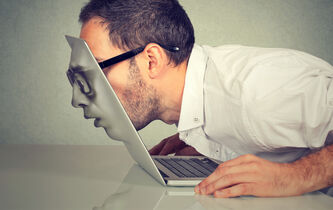 Jean-Bernard Daeppen : "Entre les réseaux sociaux et le tabac, la différence de dangerosité est considérable”