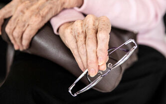 Quand Simone de Beauvoir s’alarmait de la condition des “vieilles gens”