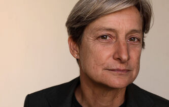 Judith Butler : “Je veux que les Ukrainiens gagnent cette guerre, mais je veux ultimement que la guerre soit éliminée”