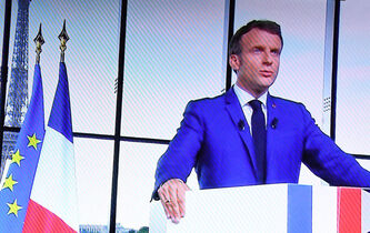 Passe sanitaire : Macron a-t-il inventé la quasi-obligation ?