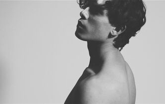 Comment “#MeTooGarçon” désamorce les clichés sur la sexualité masculine