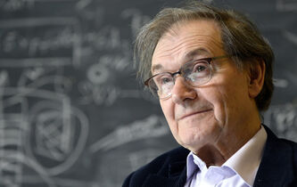 Sir Roger Penrose. L’éternel retour de la fin du monde