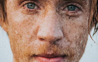 Quand Deleuze louait l’“exquise légèreté” des taches de rousseur